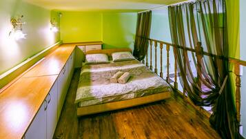 Desk, iron/ironing board, free WiFi, bed sheets