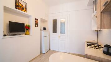 Apartment | Living area | Flat-screen TV