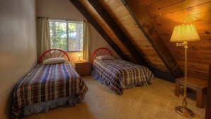 4 bedrooms - Brule Bear Den (South Lake Tahoe)