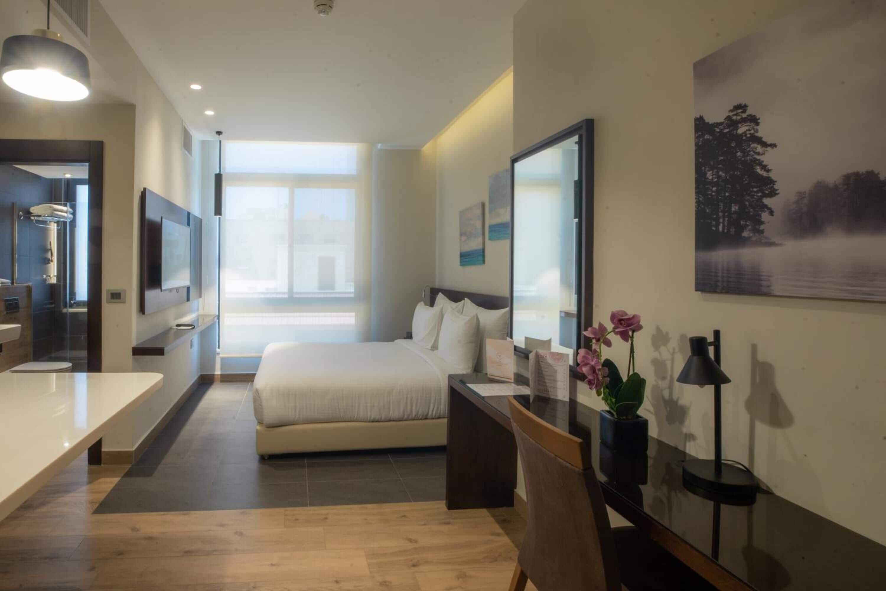 Photo - The Compass Hotel