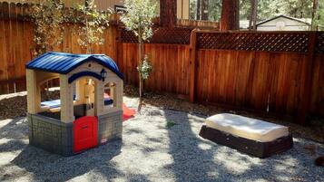 Área de juegos infantiles al aire libre