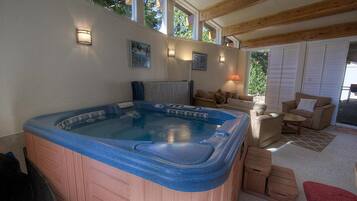 Indoor spa tub