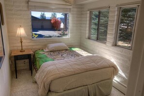 Maison, Plusieurs lits, baignoire à remous | 4 chambres, fer et planche à repasser
