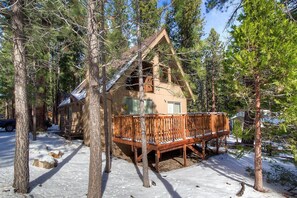 Front of property - Coyote Den (South Lake Tahoe)