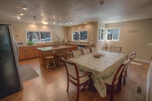 House, Multiple Beds, Kitchen | In-room dining