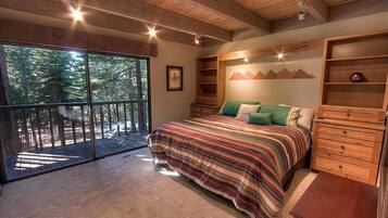 4 عدّة غرف نوم وواي فاي مجانًا وملاءات أسرّة