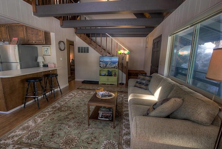 4 bedrooms, bed sheets. Cozy Cabin