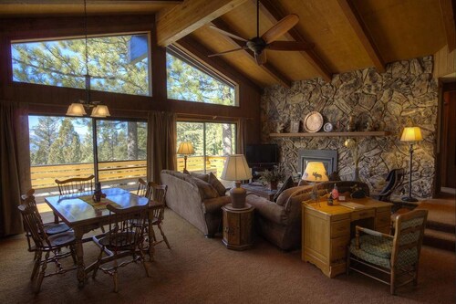 Crest View Chalet
