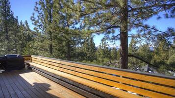 Casa, várias camas, lareira, vista para a montanha | Terraço/pátio