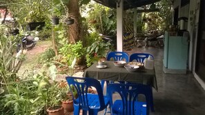 Daily local cuisine breakfast for a fee