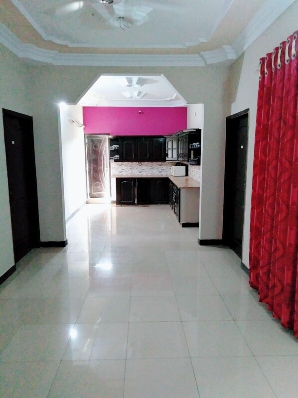 Front of property - Hotel step inn (Karachi)