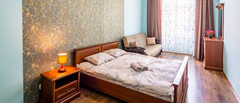 公寓, 2 间卧室 | 办公桌、熨斗/熨衣板、免费 WiFi、床单