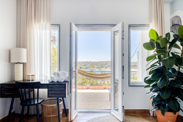 Unique Room  | 免費無線上網、床單