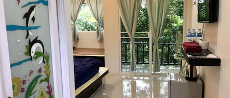 Basic Double Room, 1 Double Bed, Lanai, Valley View