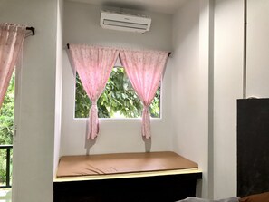 Basic-Doppelzimmer, 1 Doppelbett, Veranda, Talblick | Verdunkelungsvorhänge, kostenloses WLAN, Bettwäsche, Rollstuhlgeeignet