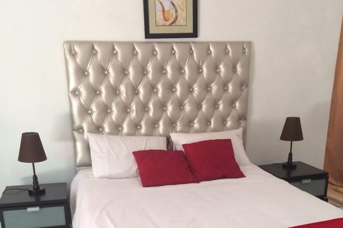 Deluxe Double Room | Premium bedding, WiFi (free), bed sheets