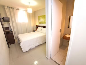 In-room safe, blackout curtains, rollaway beds, free WiFi - Typo Mini Copacabana (Rio de Janeiro)