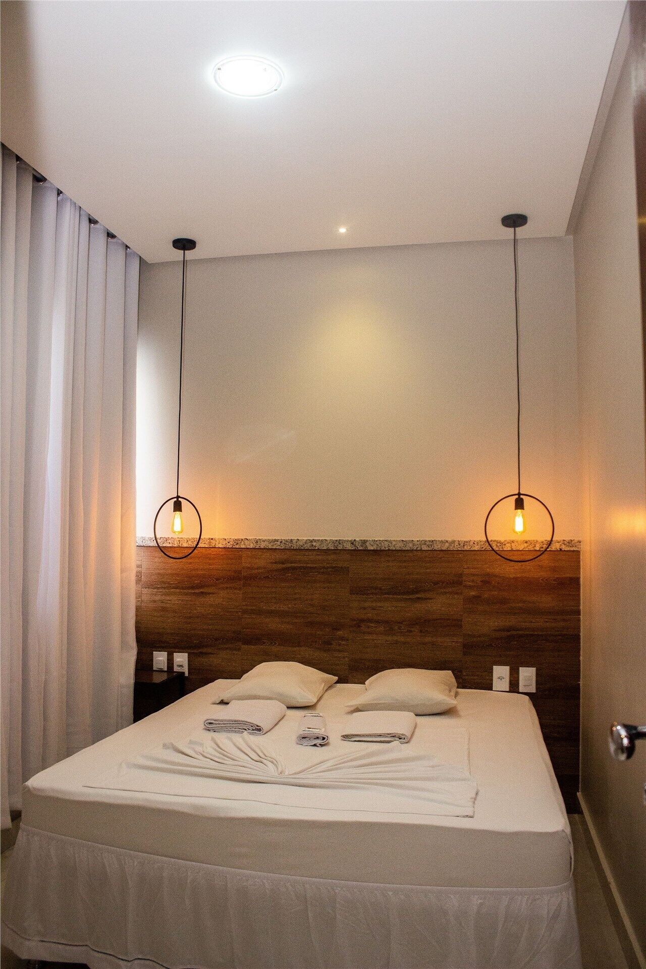 Wi-Fi de cortesia, roupa de cama
