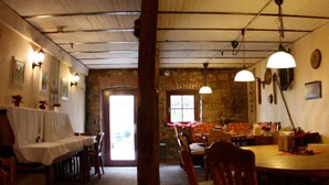 Dining - Gästehaus Schlafgut (Angelbachtal)