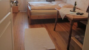 Double Room, Private Bathroom | Free WiFi, bed sheets - Gästehaus Schlafgut (Angelbachtal)