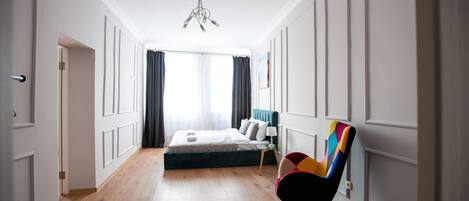 스탠다드 콘도, 침대(여러 개), 시내 전망 (Knyazya Y. Osmomysl Square 3) | 다리미/다리미판, 무료 WiFi, 침대 시트