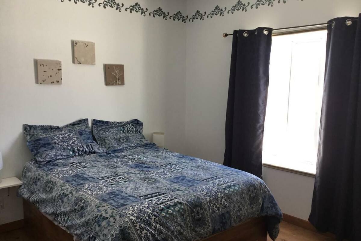 Standardzimmer, 1 Doppelbett, Seeblick | Kostenloses WLAN, Bettwäsche