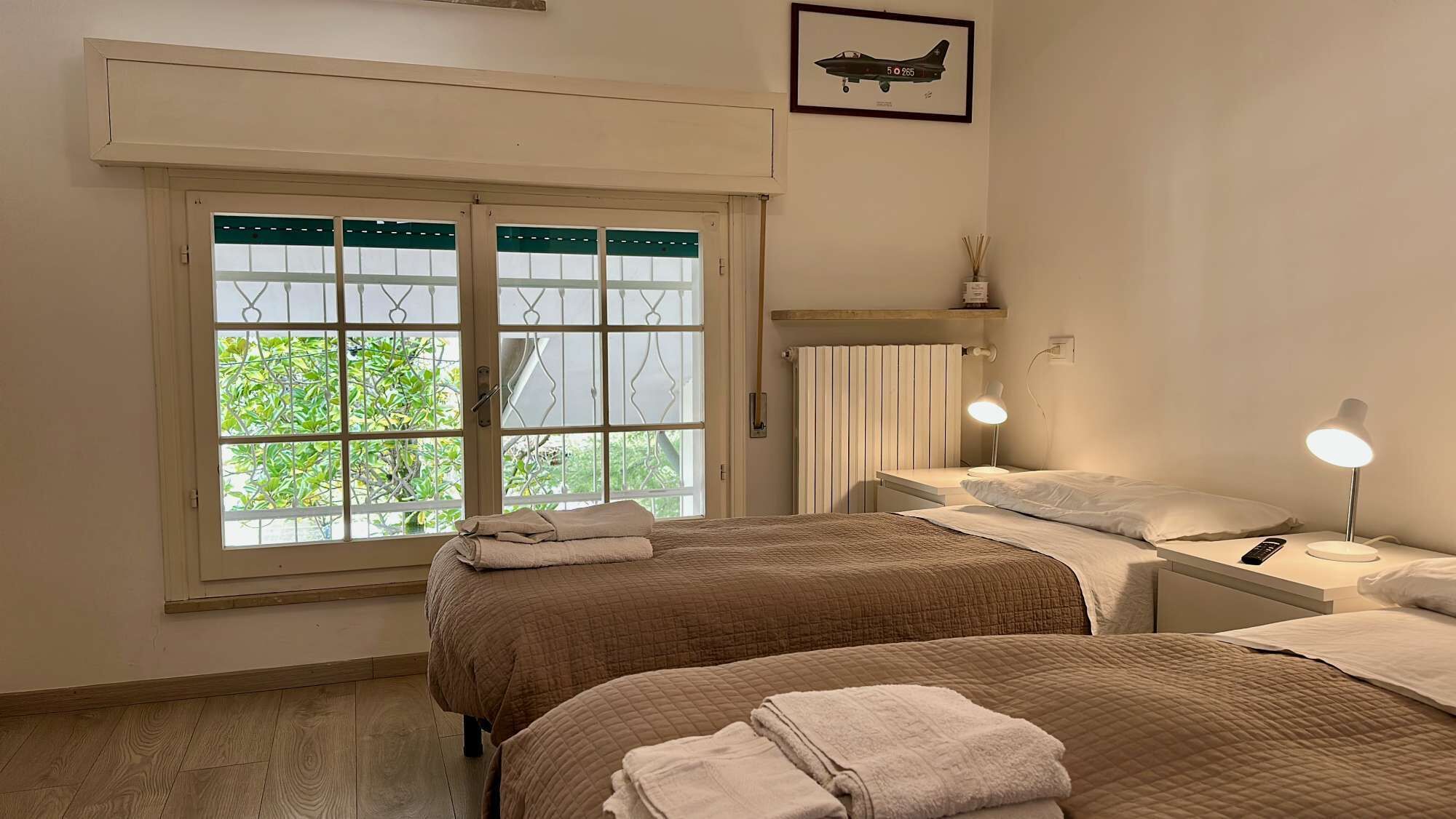 2 Schlafzimmer, Schreibtisch, Bügeleisen/Bügelbrett, WLAN