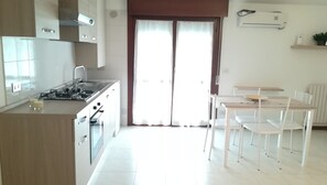 Fridge, oven, stovetop, coffee/tea maker - NEW Twin Apt N. 2-Culture, Landscapes, Food & Wine (Scorzè)