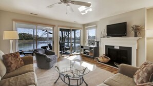 Living area - Lands End 14 (Hilton Head Island)