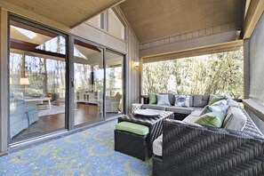 3 bedrooms, desk, iron/ironing board, free WiFi