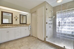 Bathroom - Mooring Buoy 62 (Hilton Head Island)
