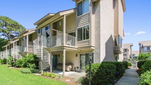 Front of property - Courtside 24 (Hilton Head Island)