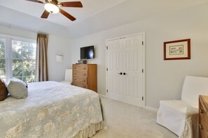 3 bedrooms, desk, free WiFi - Evian 203 (Hilton Head Island)