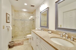 Combined shower/bathtub