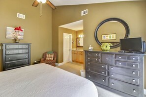 2 bedrooms, desk, free WiFi - Beachwalk 159 (Hilton Head Island)
