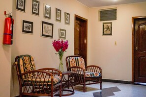 تفاصيل الفندق من الداخل