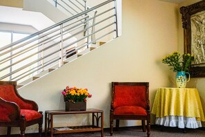 تفاصيل الفندق من الداخل