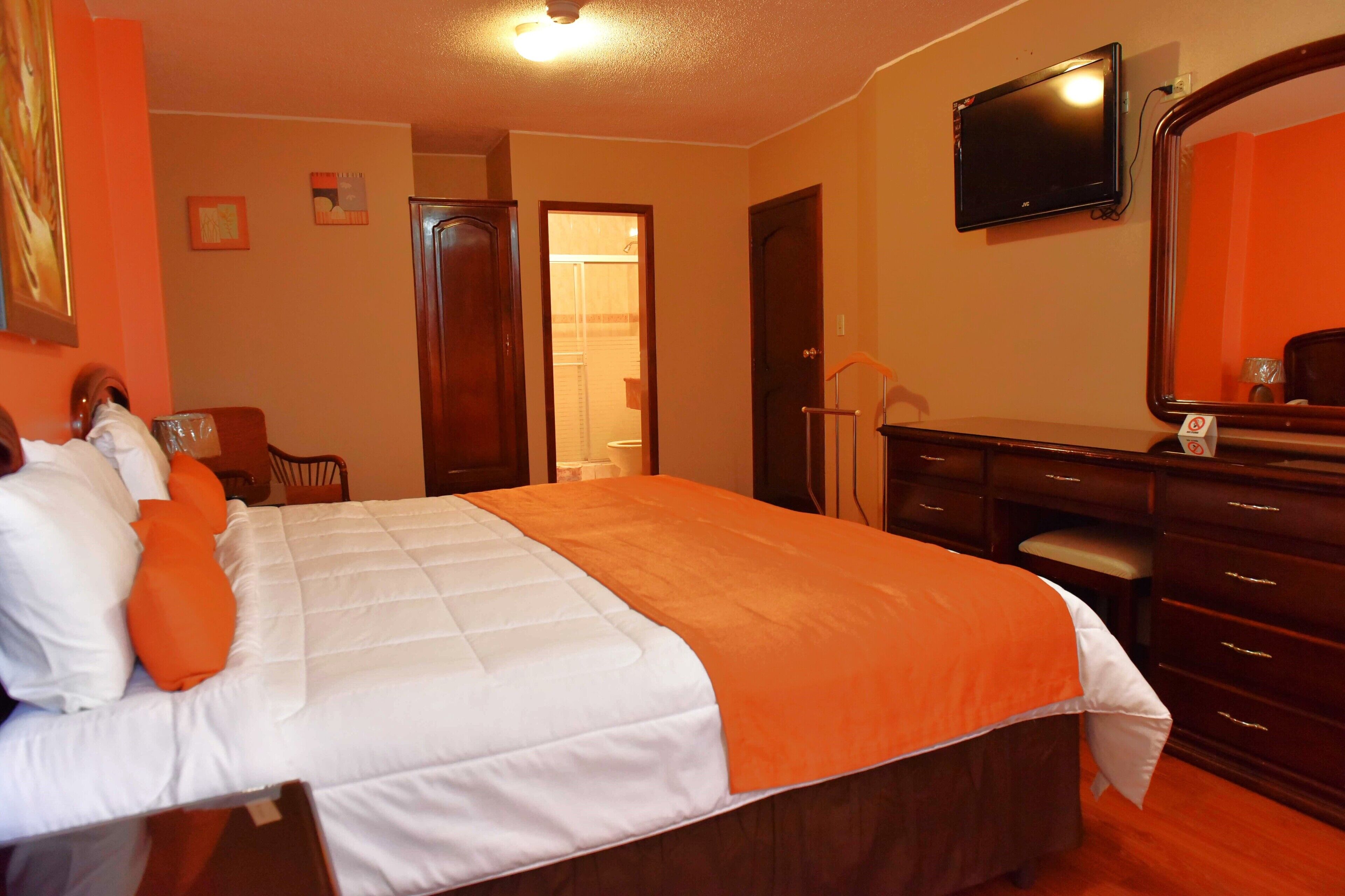 مكتب ومكواة/لوح كي وواي فاي مجانًا وملاءات أسرّة