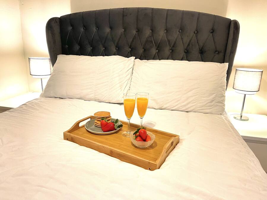 Studio | 1 bedroom, iron/ironing board, WiFi (free), bed sheets