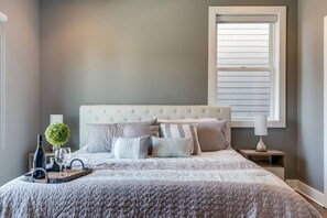 4 chambres, fer et planche à repasser, accès au Wi-Fi (inclus)
