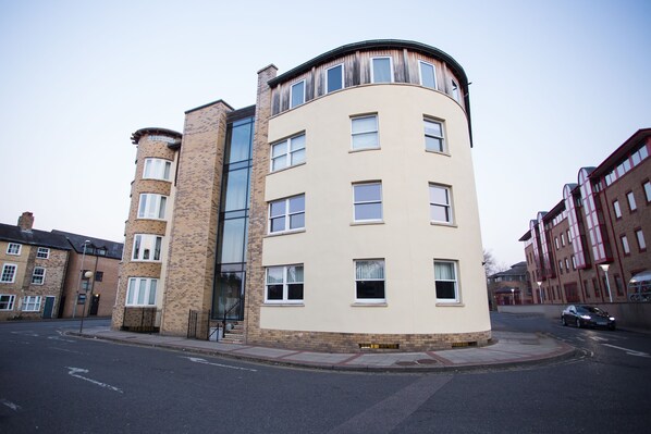 Exterior - Luxury two bedroom apartment (Cambridge)