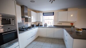 Unclassified image, 2 of 13, button - Luxury two bedroom apartment (Cambridge)