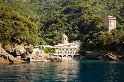 Charming typical stone house with stunning sea views and privacy