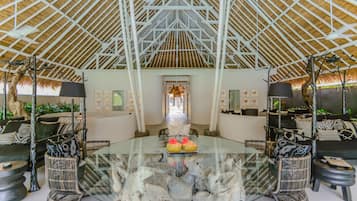 Villa Deluxe, 2 chambres | Restauration dans la chambre