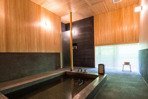 Private Vacation Home | Bathroom | Separate tub and shower, free toiletries, hair dryer, slippers - Setouchi Cominca Stays Hiroshima CHOJAYA (Shobara)
