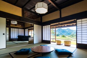 Living area - Setouchi Cominca Stays Hiroshima CHOJAYA (Shobara)