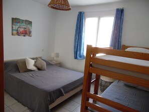 3 bedrooms, iron/ironing board - single storey house - seaside - Oleron island (La Brée-les-Bains)