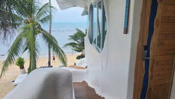 Deluxe Beachfront room with Kitchen | Minibar, in-room safe, desk, iron/ironing board
