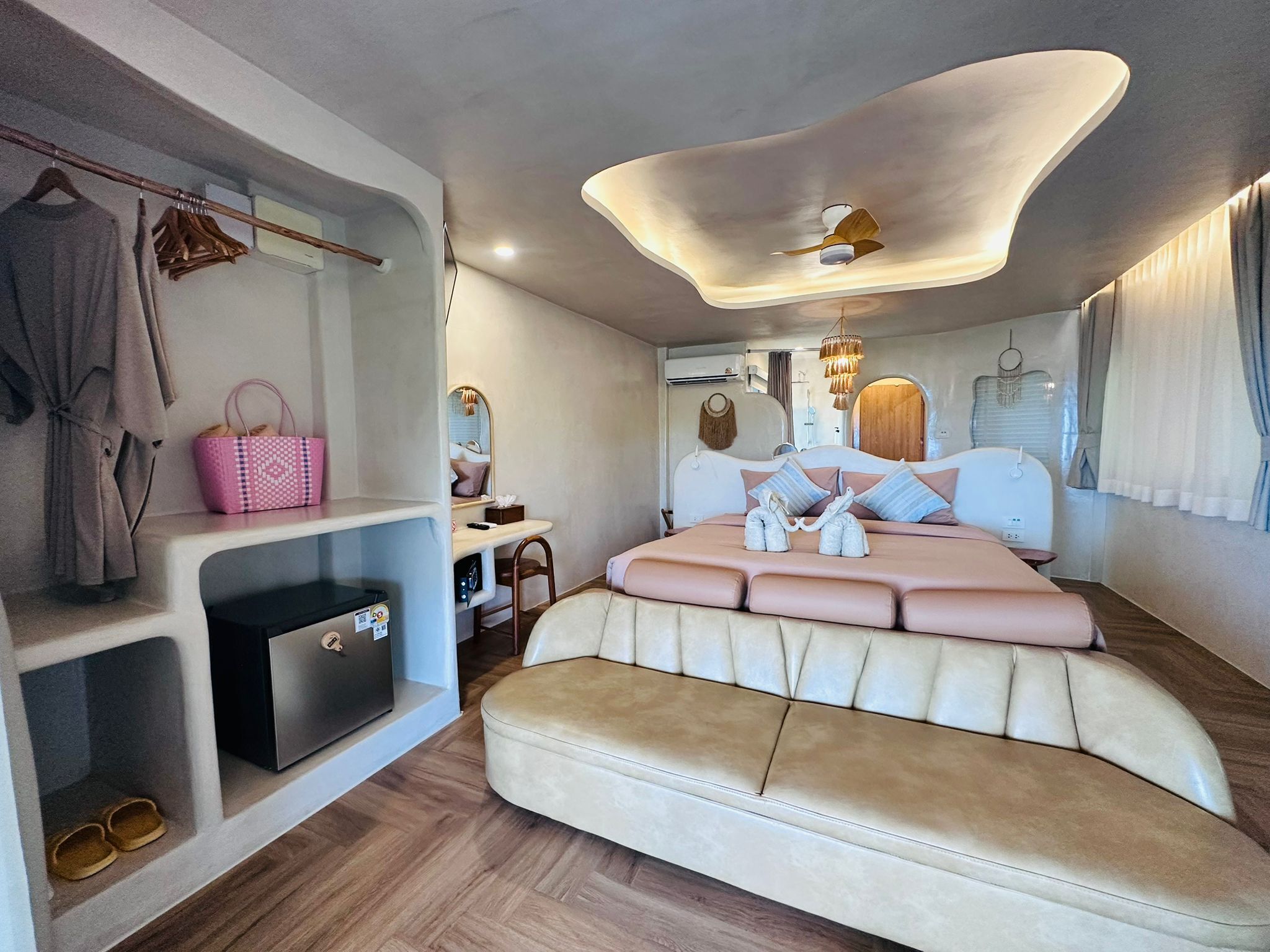 Hypo-allergenic bedding, minibar, in-room safe, individually decorated