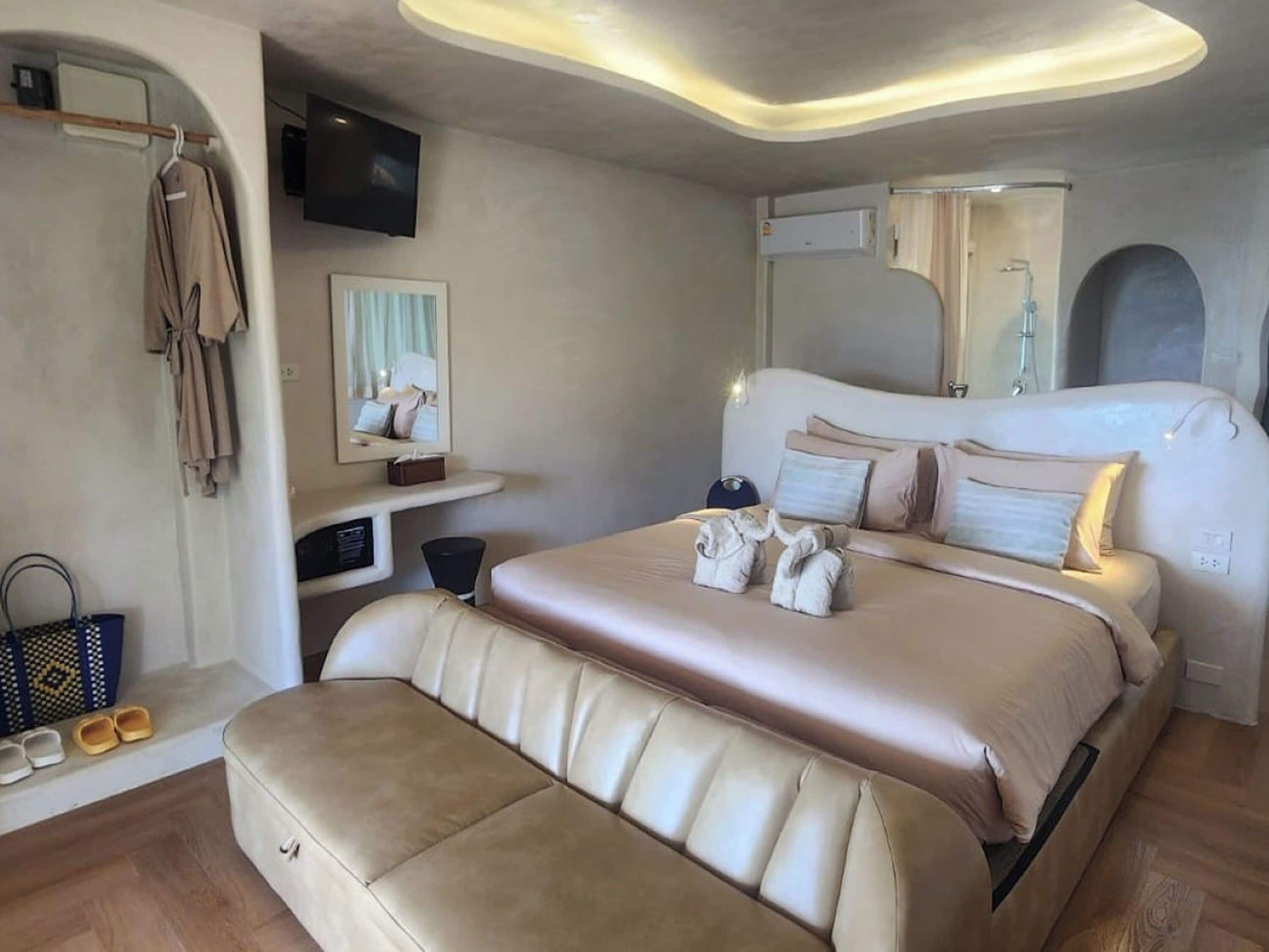 Luxe Suite with Plunge Pool and Seaview